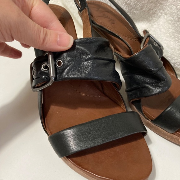 Leather heel sandals - Picture 2 of 5